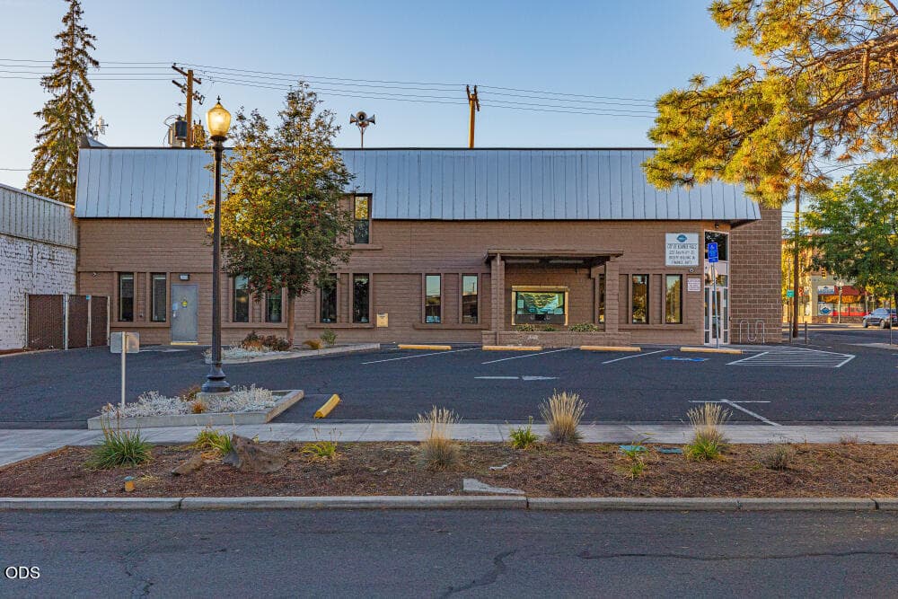 222South6thSt-2. Photo 1 of 32, 222 S 6th Street, Klamath Falls, OR 97601