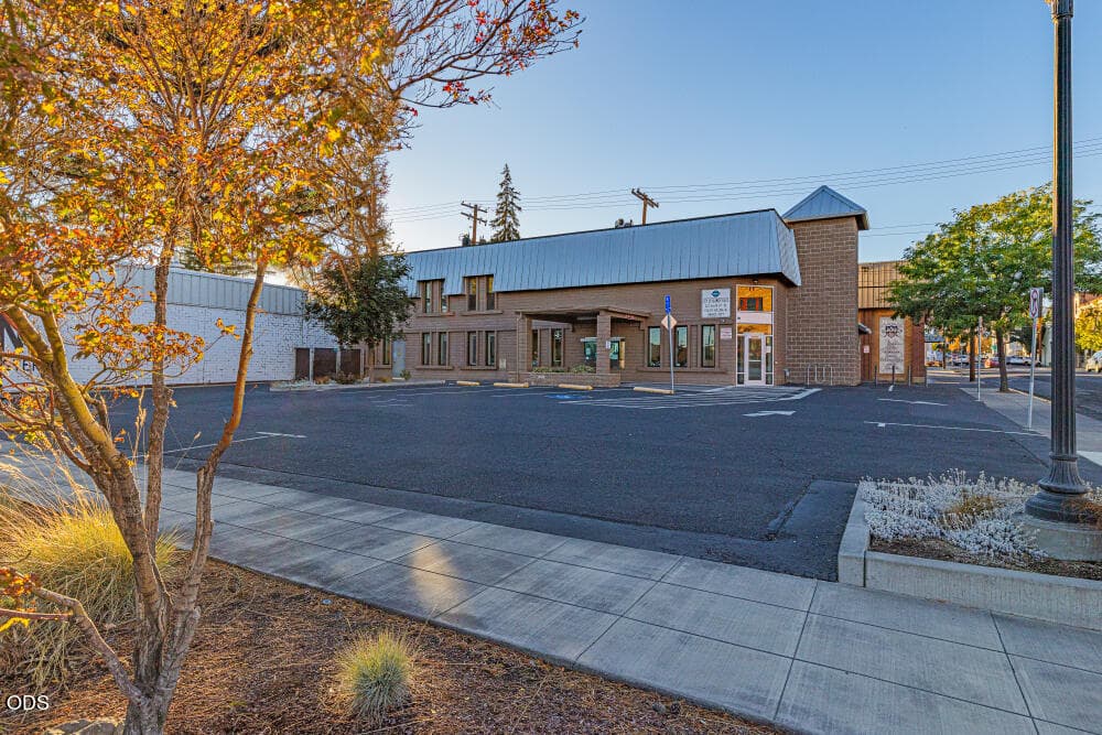 222South6thSt-12. Photo 2 of 32, 222 S 6th Street, Klamath Falls, OR 97601