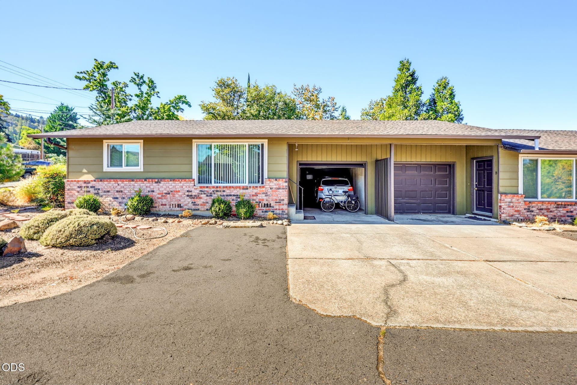 APX_0511. Photo 1 of 17, 268 W Hersey Street, Ashland, OR 97520