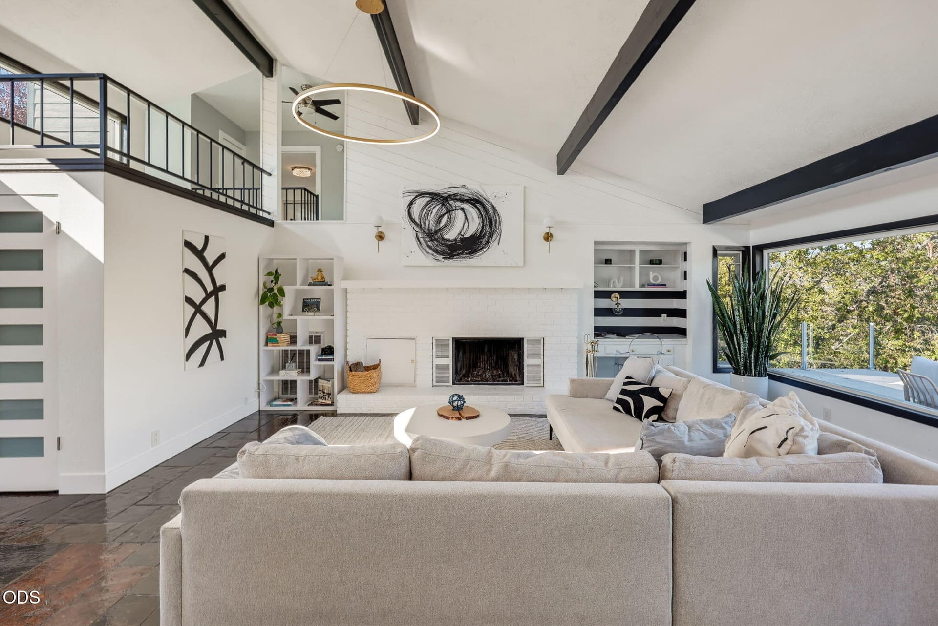 Gracious living room!. Photo 5 of 58, 1021 NW Starlite Place, Grants Pass, OR 97526