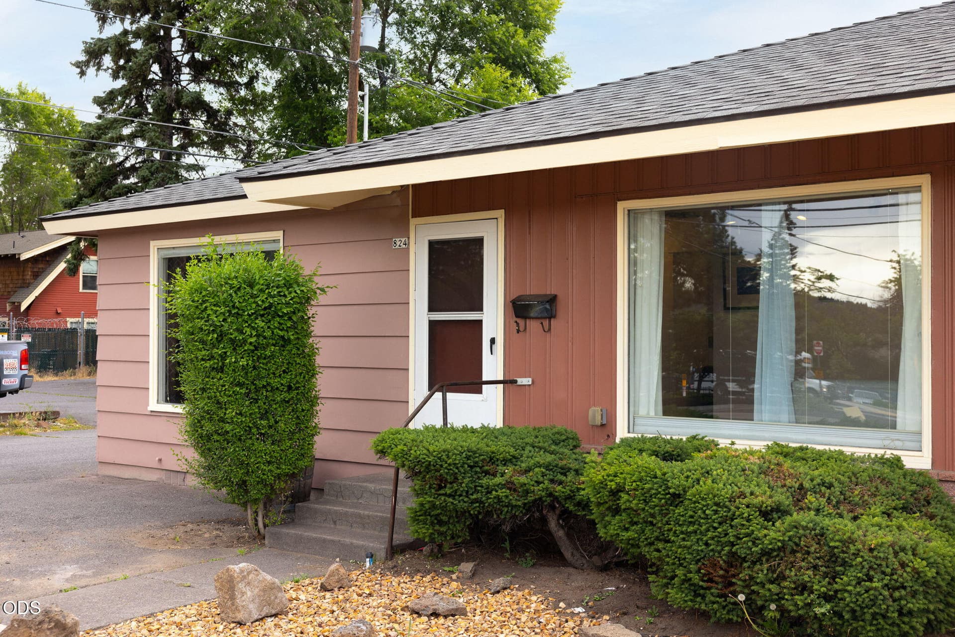 820 NE 4th St (3 of 36). Photo 2 of 33, 820 NE 4th Street, Bend, OR 97701