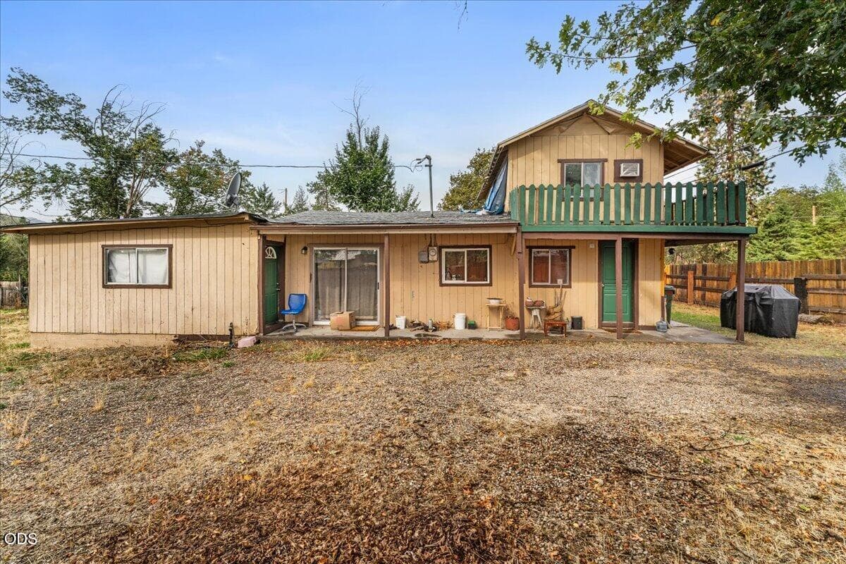 03-Home Dead On. Photo 4 of 19, 10483 Blackwell Road, Central Point, OR 97502