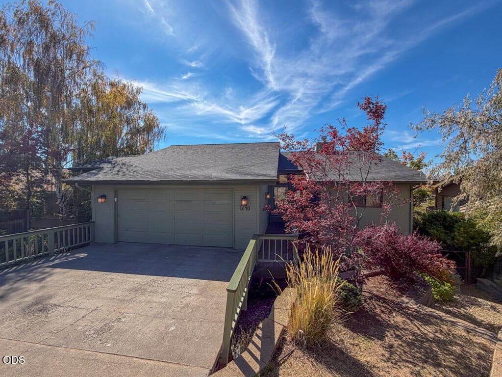 2. Photo 2 of 69, 1640 Ridgecrest Drive, Klamath Falls, OR 97601