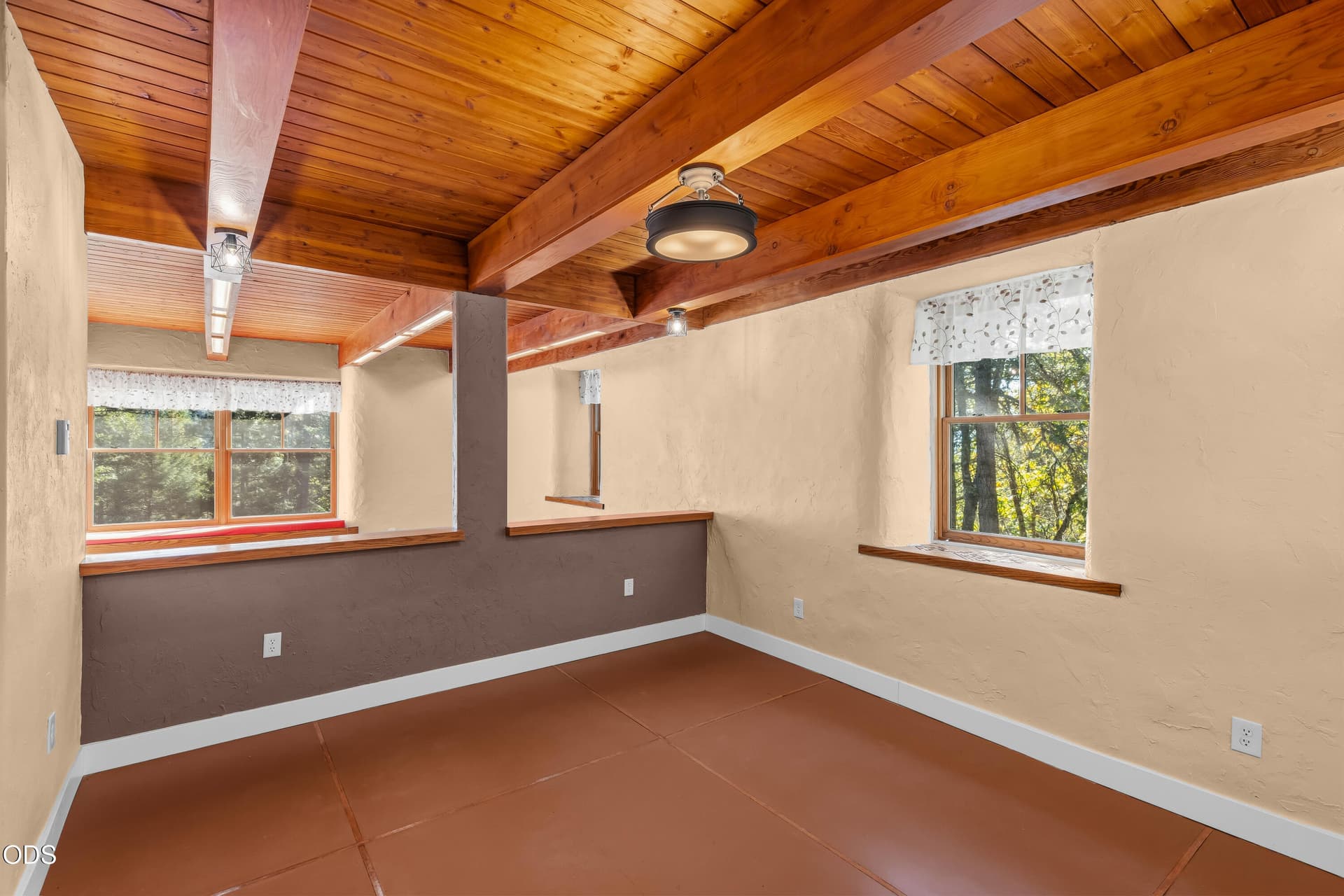 EP1A9110. Photo 5 of 44, 827 Tyler Creek Road, Ashland, OR 97520