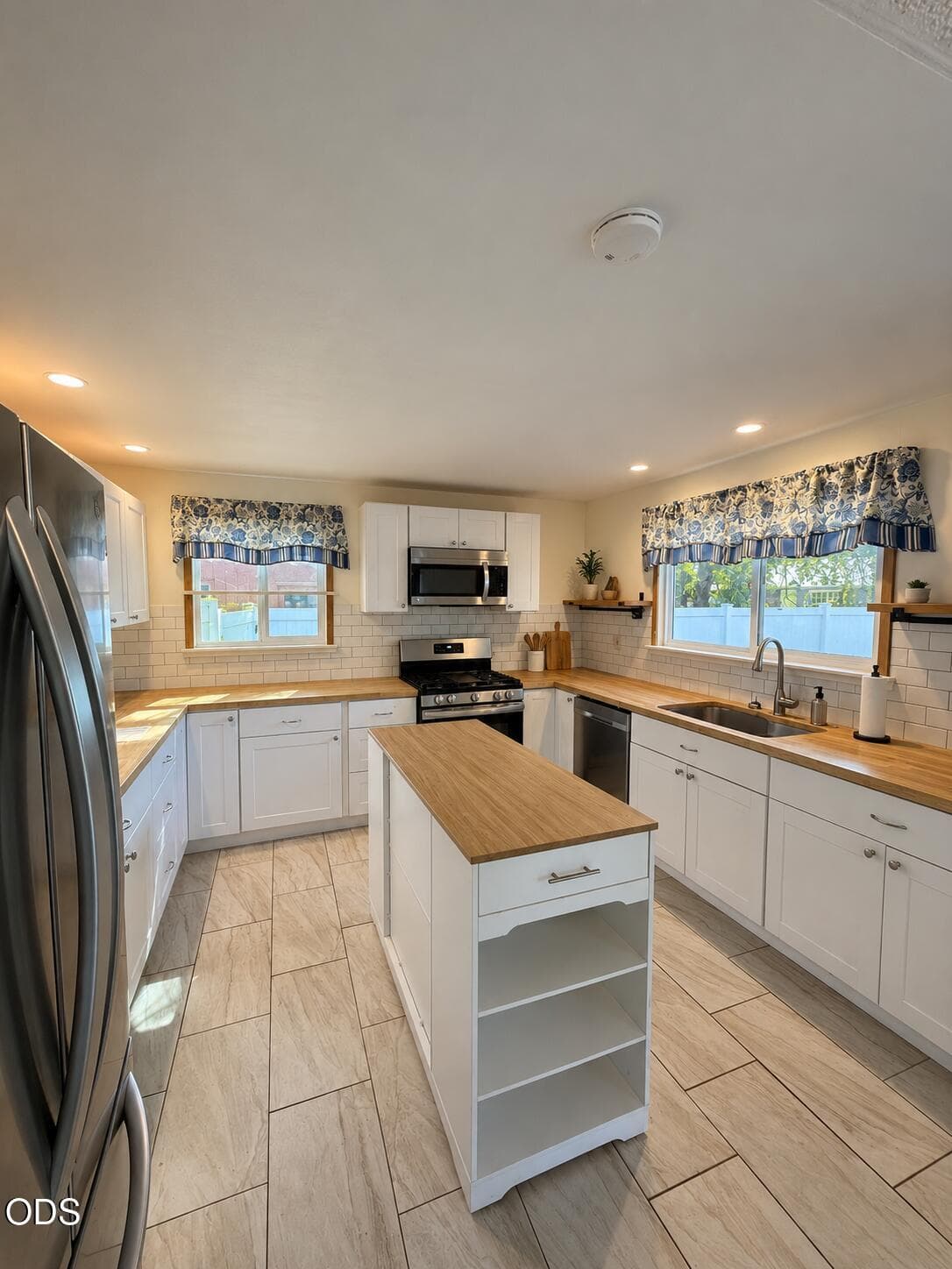 4. Photo 4 of 14, 4832 Driftwood Drive, Klamath Falls, OR 97603