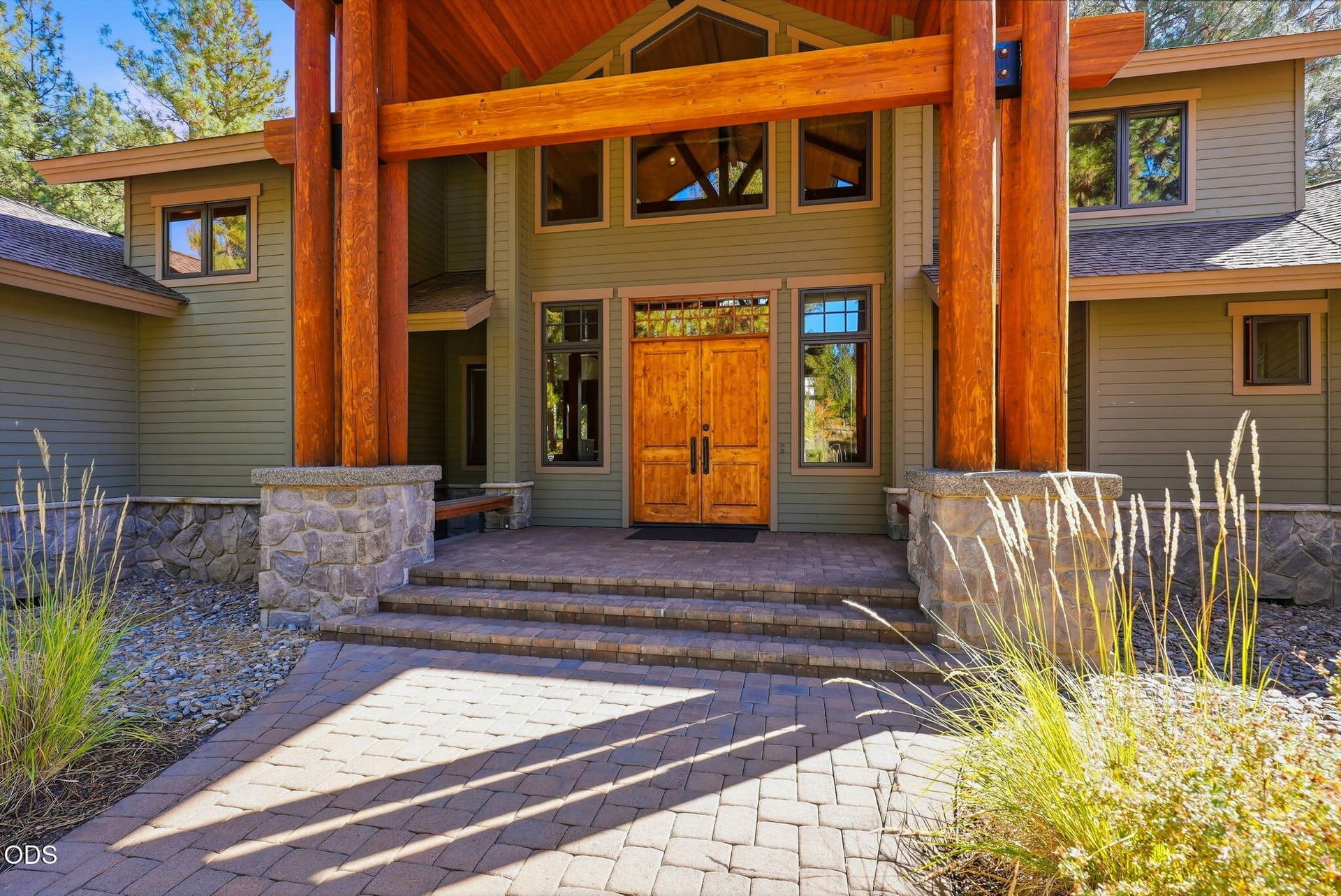 4-web-or-mls-Riley-Visuals-4. Photo 3 of 65, 17111 Lady Caroline Drive, Sisters, OR 97759