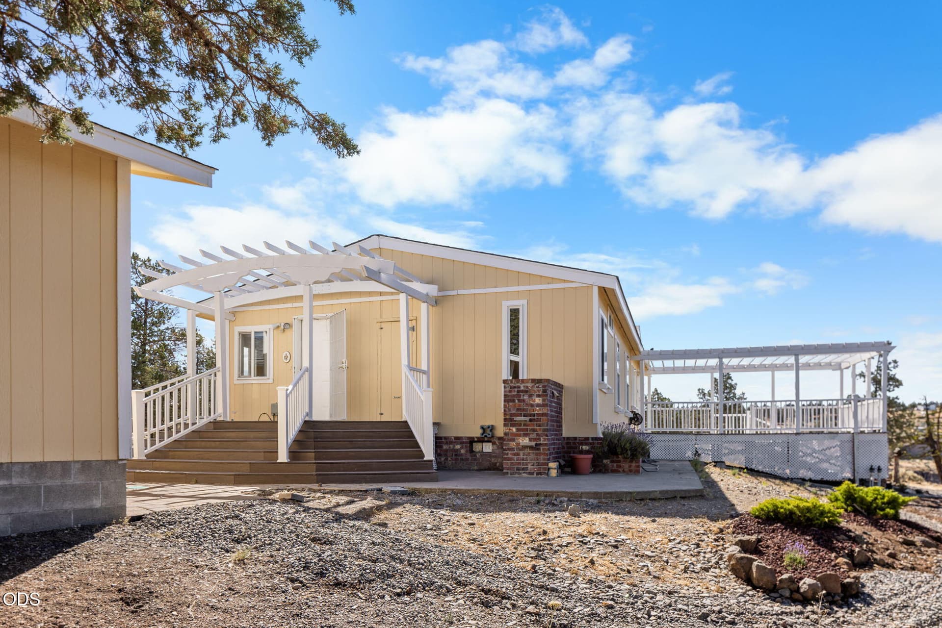 1-web-or-mls-_E0A4158. Photo 2 of 43, 12824 SW Eagle Vista Place, Terrebonne, OR 97760