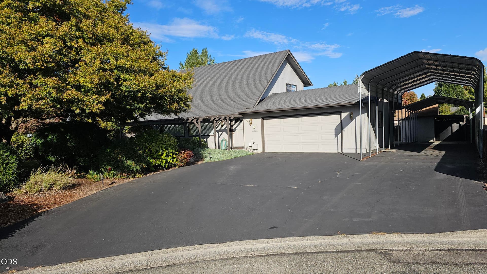 20799. Photo 2 of 24, 1905 SW Colorado Lane, Grants Pass, OR 97527