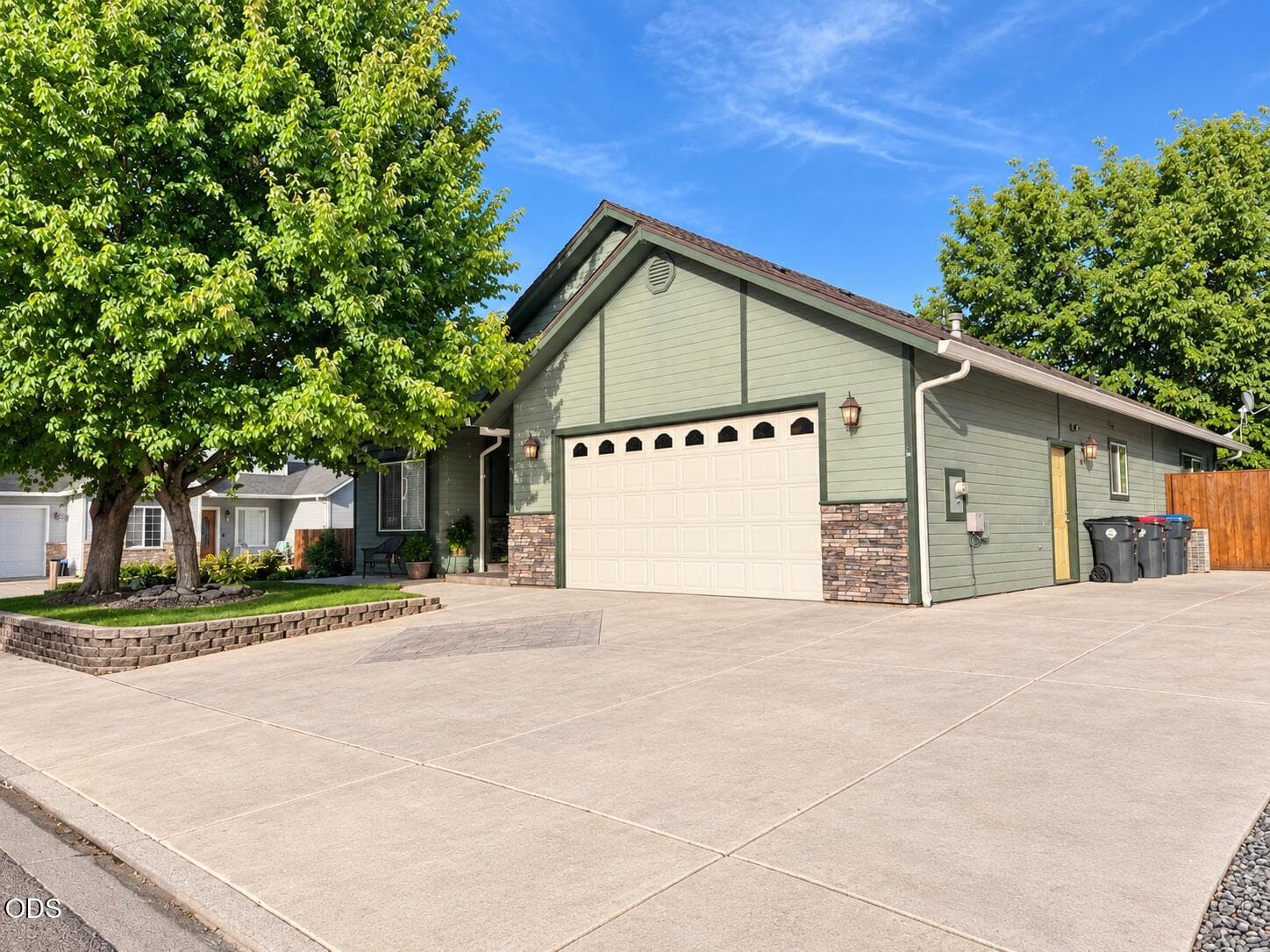 *. Photo 2 of 30, 1052 Kensington Court, Central Point, OR 97502
