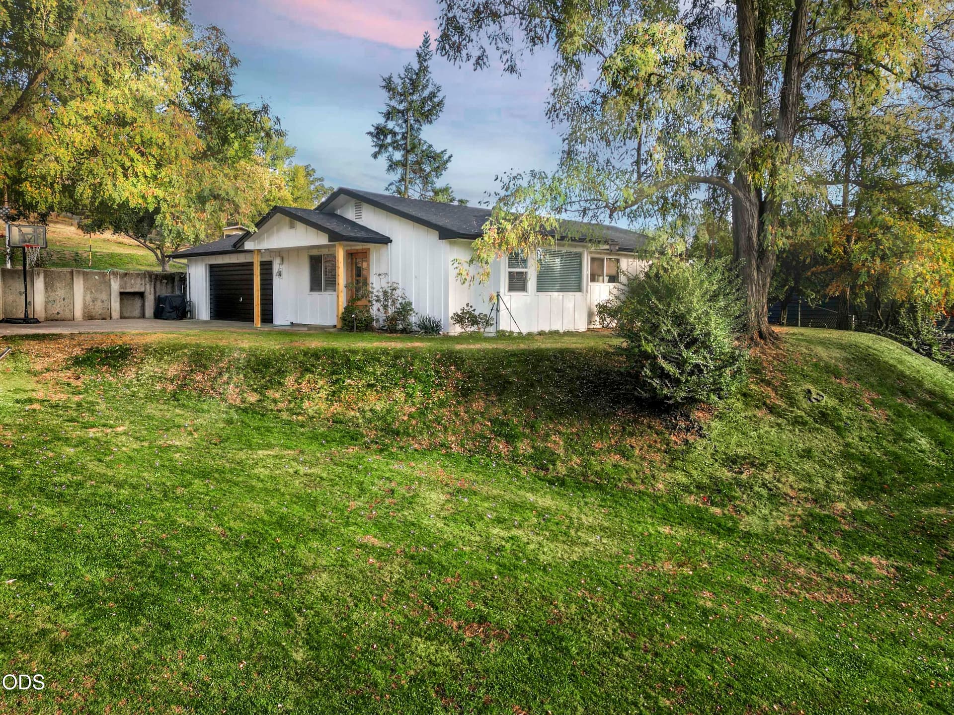 261003_1105 drone_0795 copy. Photo 1 of 39, 1105 NE Beacon Drive, Grants Pass, OR 97526