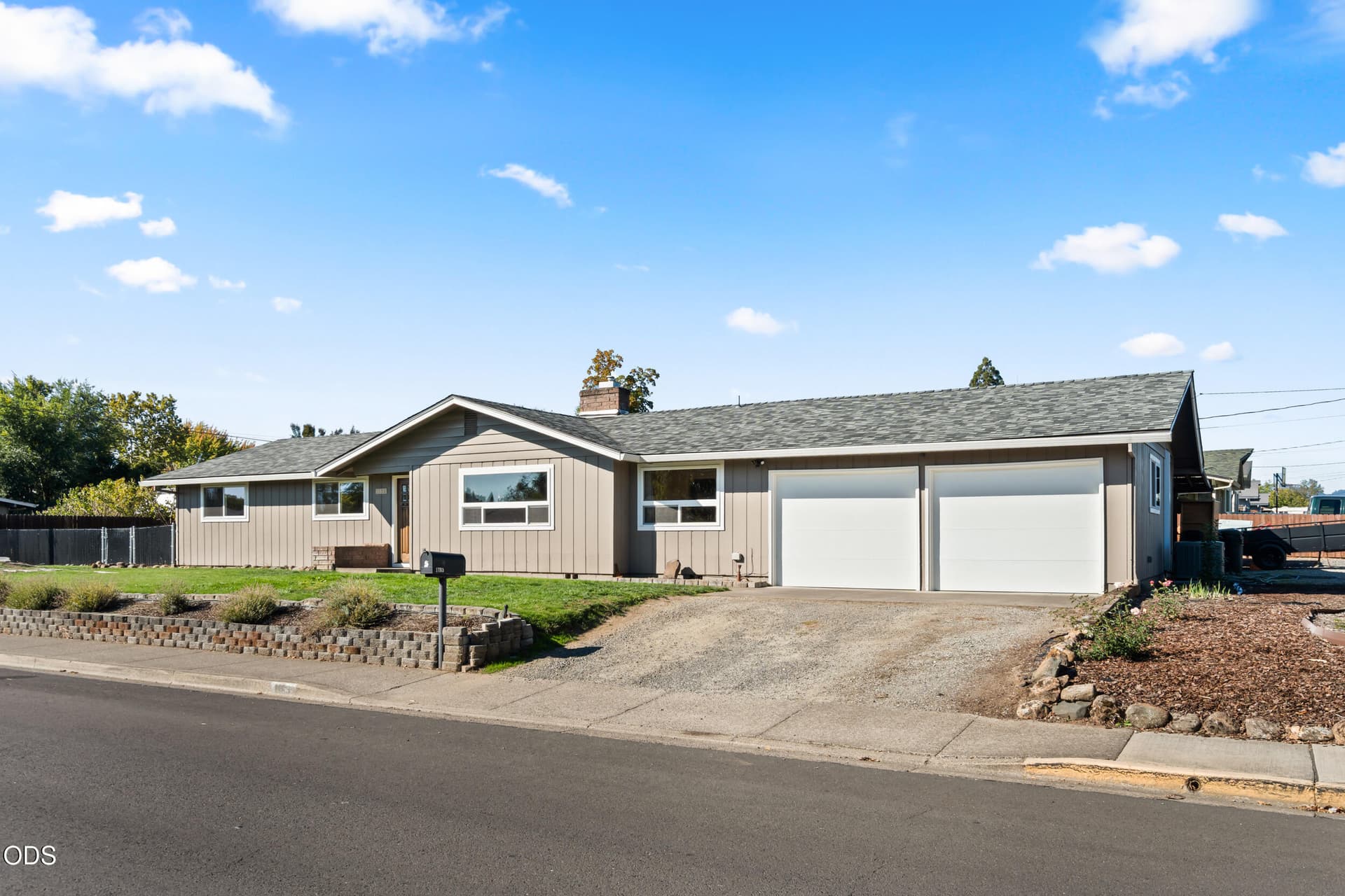 33_1163 n 3rd st-32. Photo 1 of 38, 1163 N 3rd Street, Central Point, OR 97502