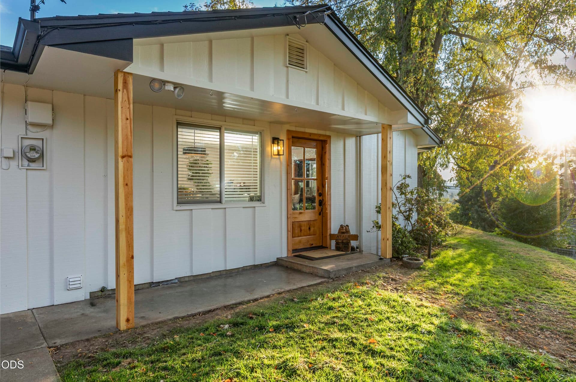 1 approach b. Photo 4 of 39, 1105 NE Beacon Drive, Grants Pass, OR 97526