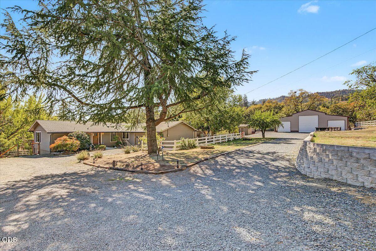 01 - 02-10-2026 16-40-33. Photo 1 of 51, 3583 Ross Lane, Central Point, OR 97502