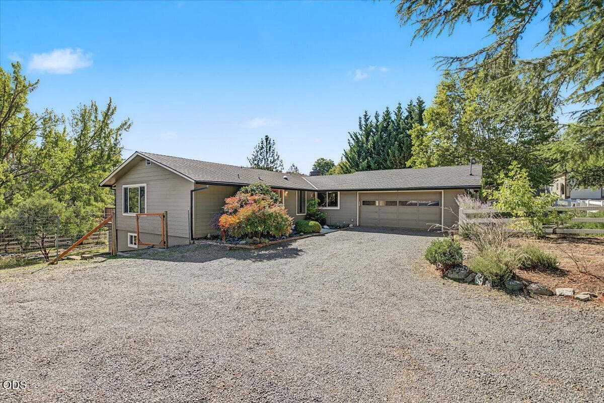 03a. Photo 4 of 51, 3583 Ross Lane, Central Point, OR 97502