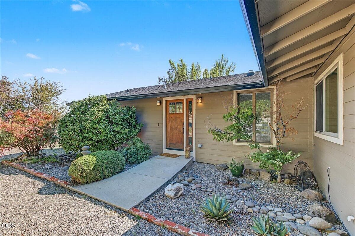 04. Photo 5 of 51, 3583 Ross Lane, Central Point, OR 97502