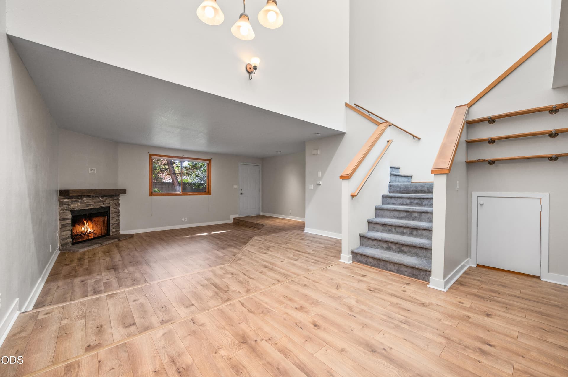5 - 1050NEButlerMarketRd-10. Photo 5 of 32, 1050 NE Butler Market Unit APT 3, Bend, OR 97701