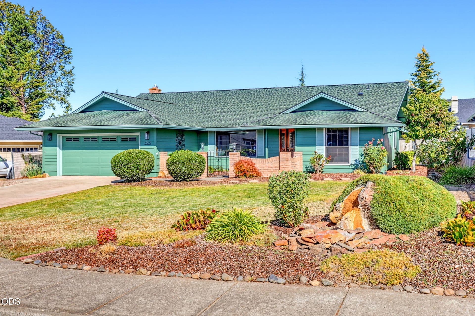 ApxBD00007. Photo 1 of 48, 3527 Brannon Drive, Medford, OR 97504