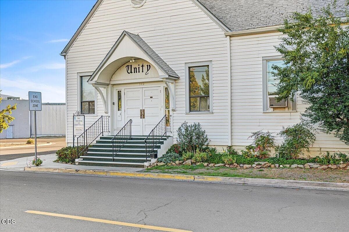 20-19. Photo 2 of 28, 540 N Holly Street, Medford, OR 97501