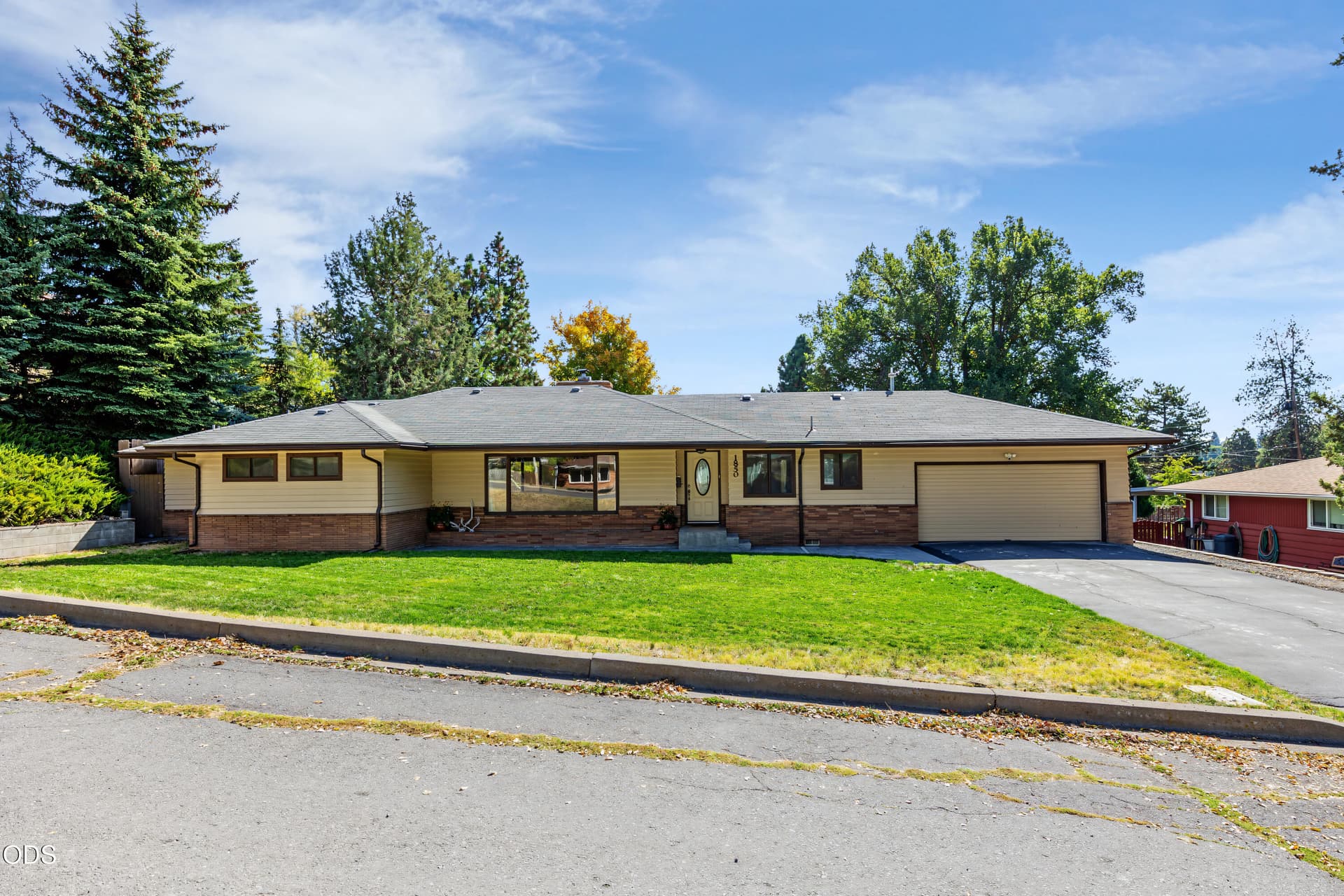 01_1850Lawerence. Photo 1 of 30, 1850 Lawrence Street, Klamath Falls, OR 97601