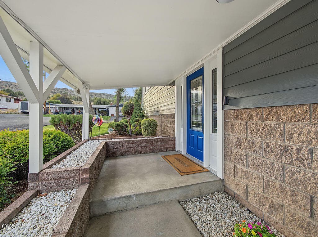 003. Photo 3 of 55, 2460 Redwood Drive, Klamath Falls, OR 97601