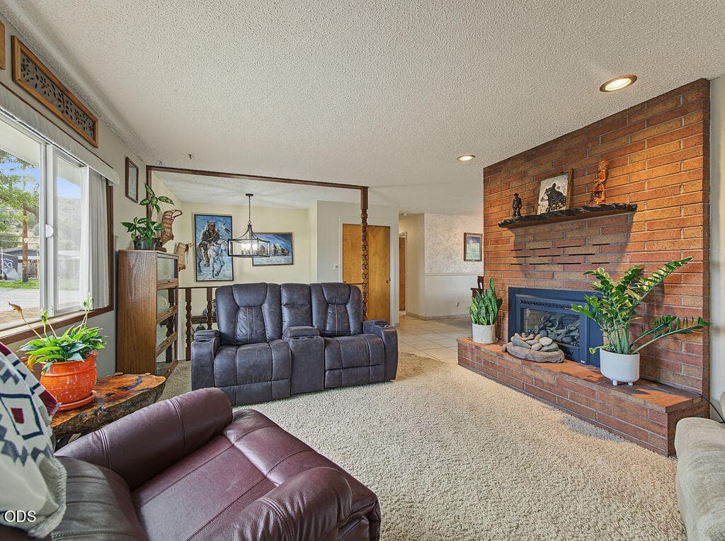 005. Photo 5 of 55, 2460 Redwood Drive, Klamath Falls, OR 97601
