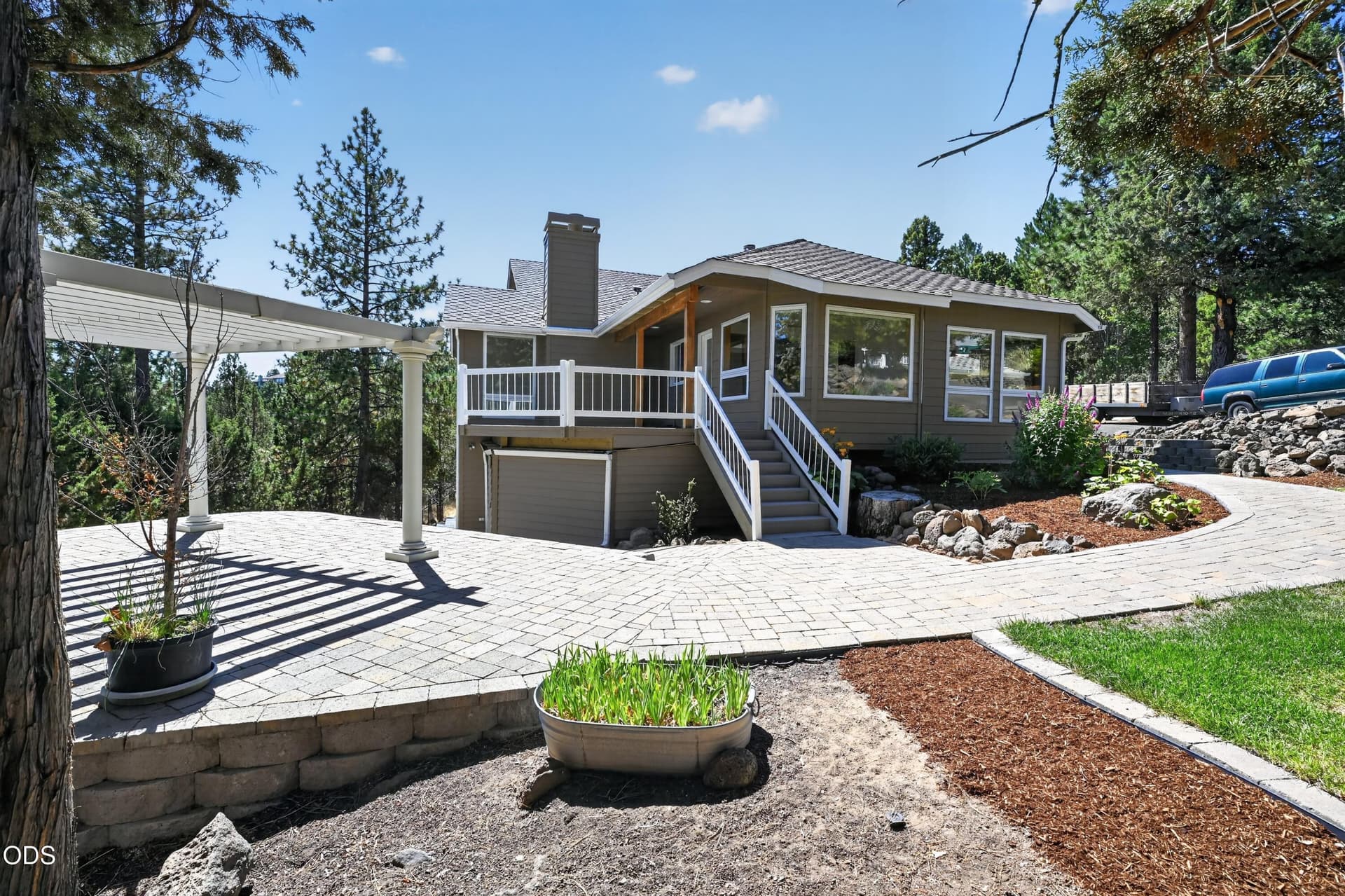 1000003580. Photo 2 of 29, 1573 NW City View Drive, Bend, OR 97703
