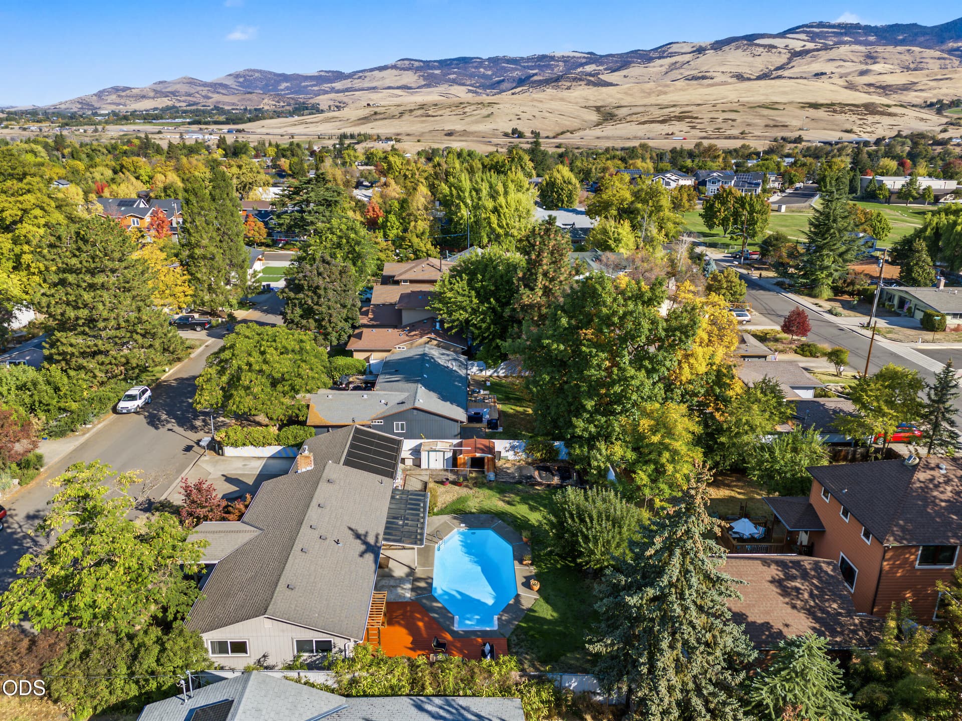 2. Photo 2 of 36, 482 Drager Street, Ashland, OR 97520