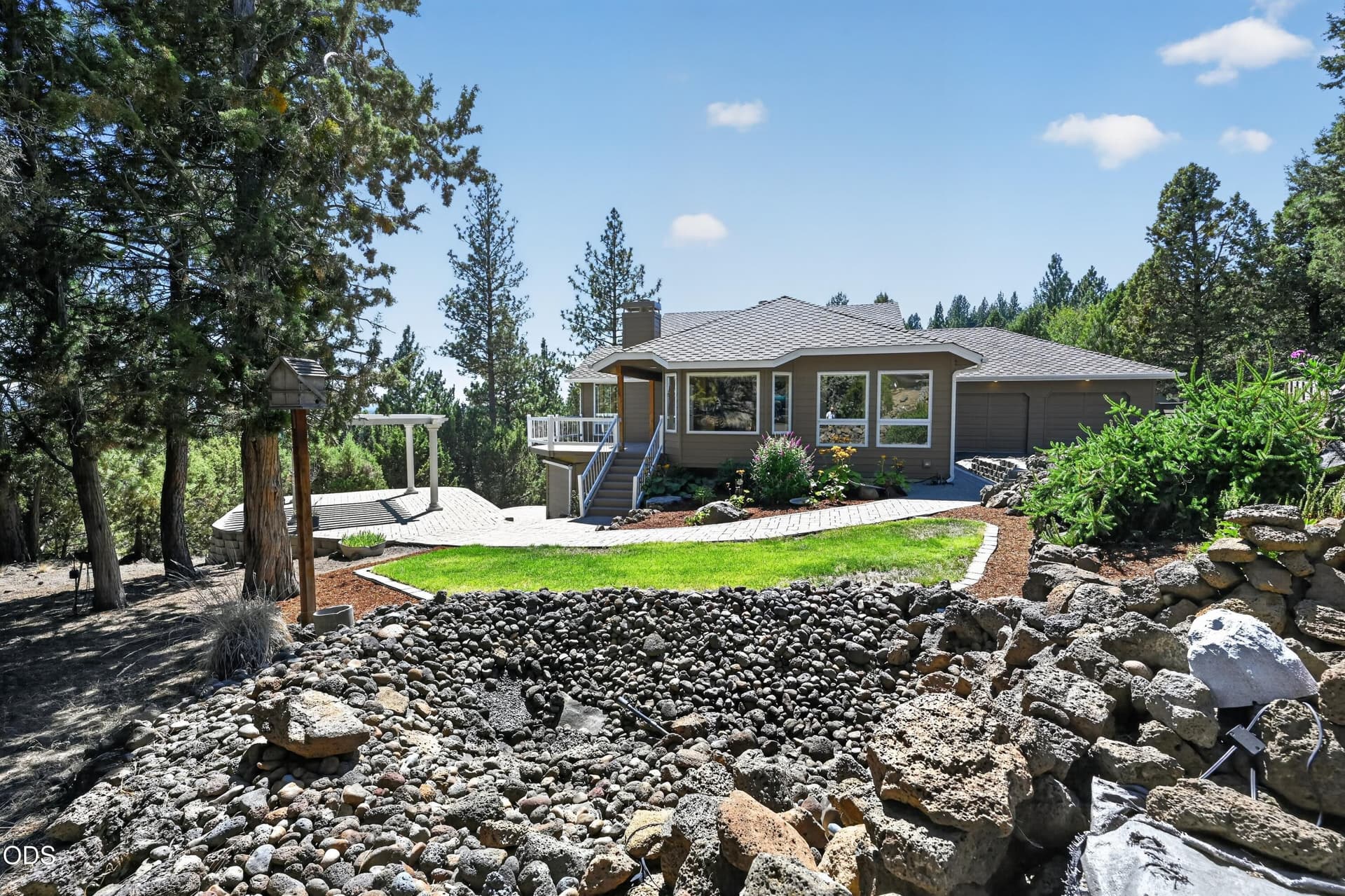 1000003578. Photo 3 of 29, 1573 NW City View Drive, Bend, OR 97703