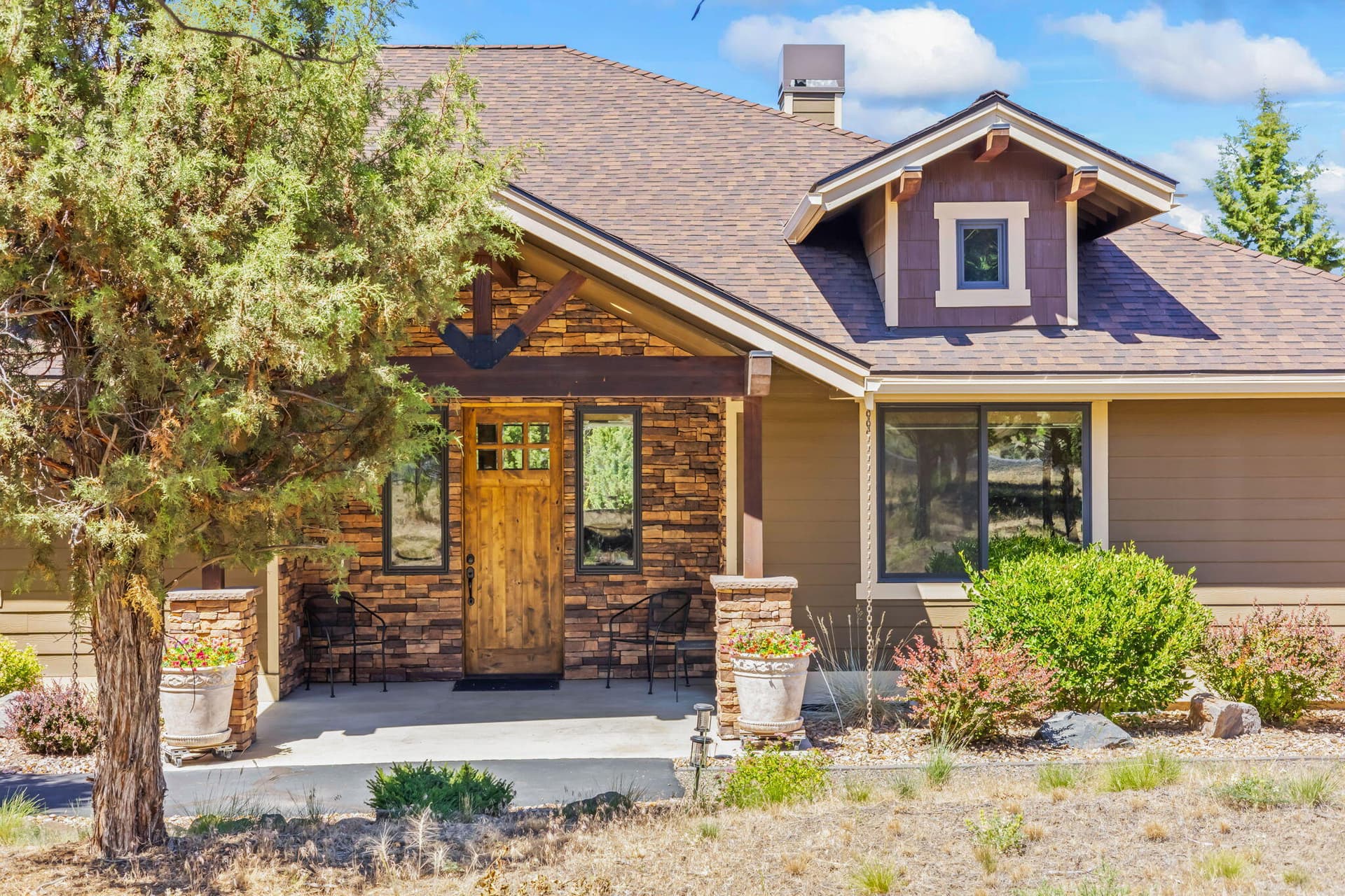 54. Photo 3 of 58, 7581 SE Madison Avenue, Prineville, OR 97754