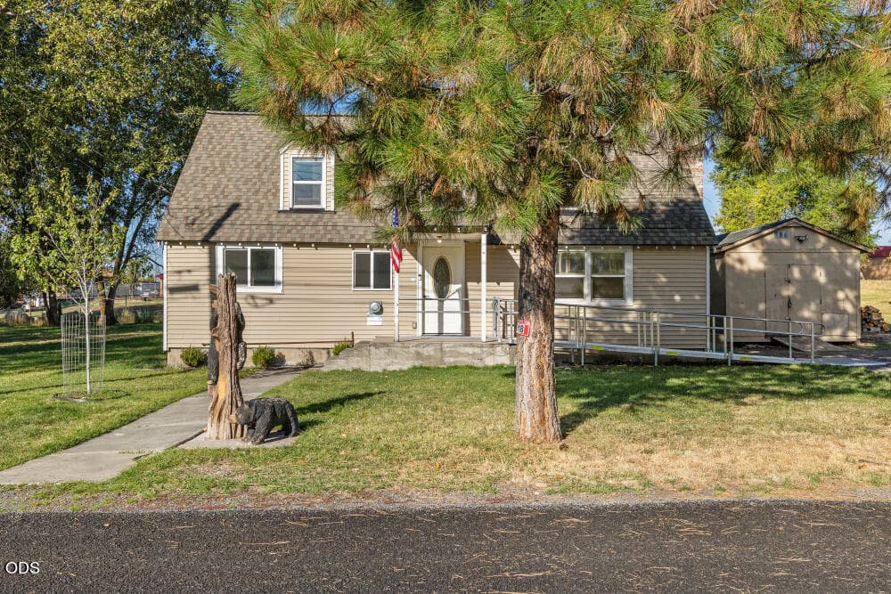 1918OgdenSt-38. Photo 2 of 52, 1918 Ogden Street, Klamath Falls, OR 97603