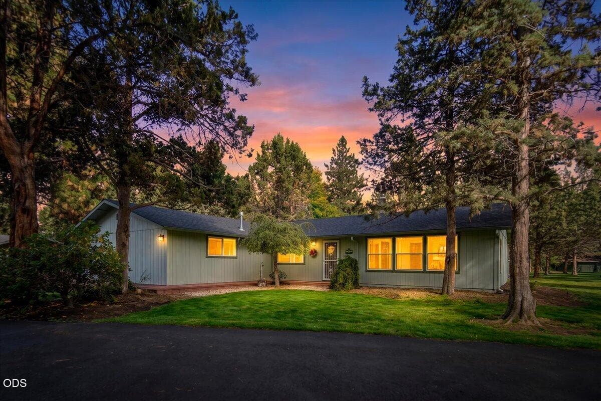 01-20757 St George Ct, Bend-1. Photo 1 of 30, 20757 Saint George Court, Bend, OR 97702