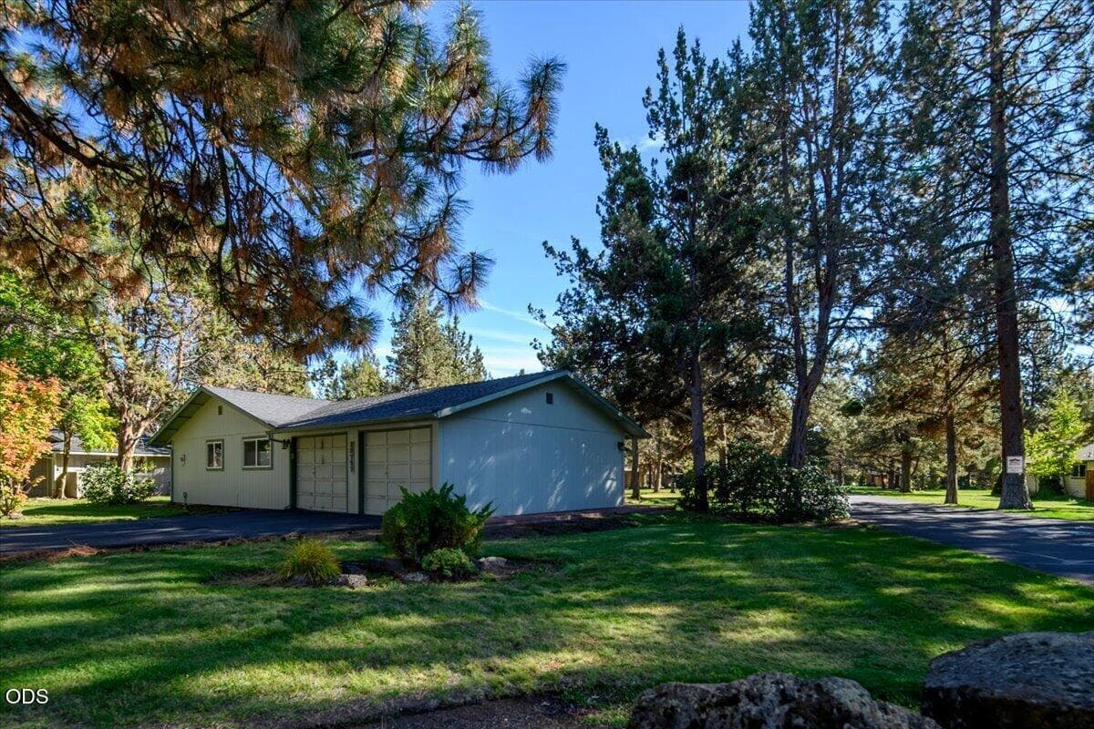 04-20757 St George Ct, Bend-4. Photo 2 of 30, 20757 Saint George Court, Bend, OR 97702
