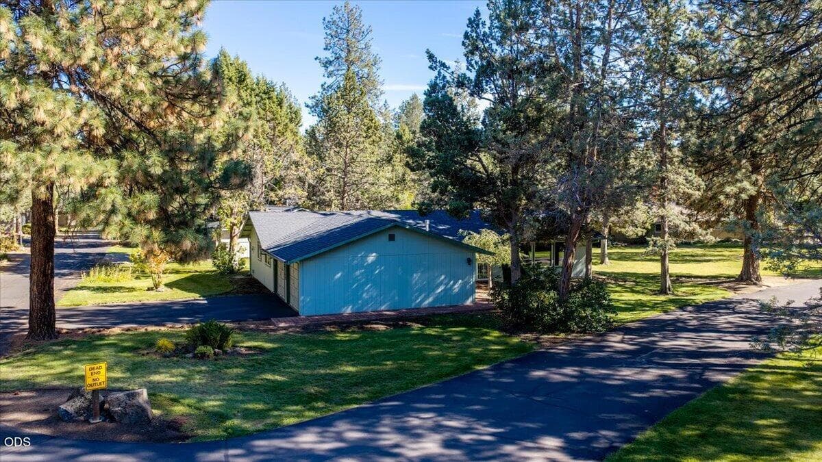37-20757 St George Ct, Bend-37. Photo 5 of 30, 20757 Saint George Court, Bend, OR 97702