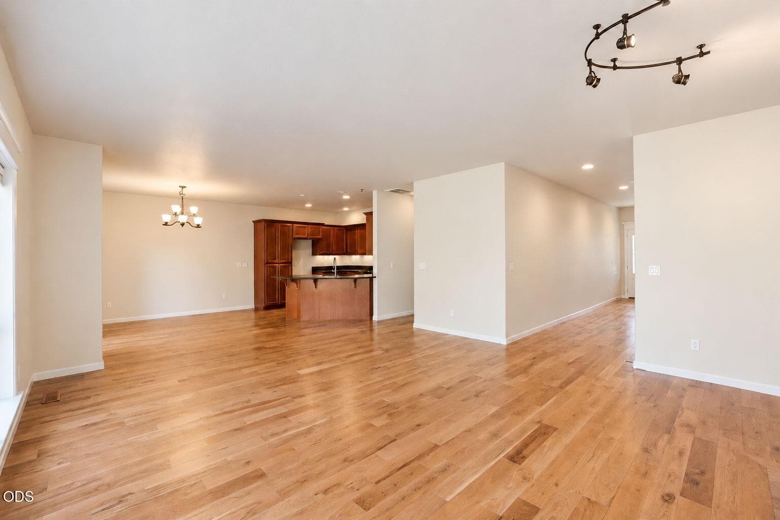 6-web-or-mls-EC9AECA8-6A51-43D1-BF25-8EA. Photo 2 of 28, 3631 Creek View Drive, Medford, OR 97504