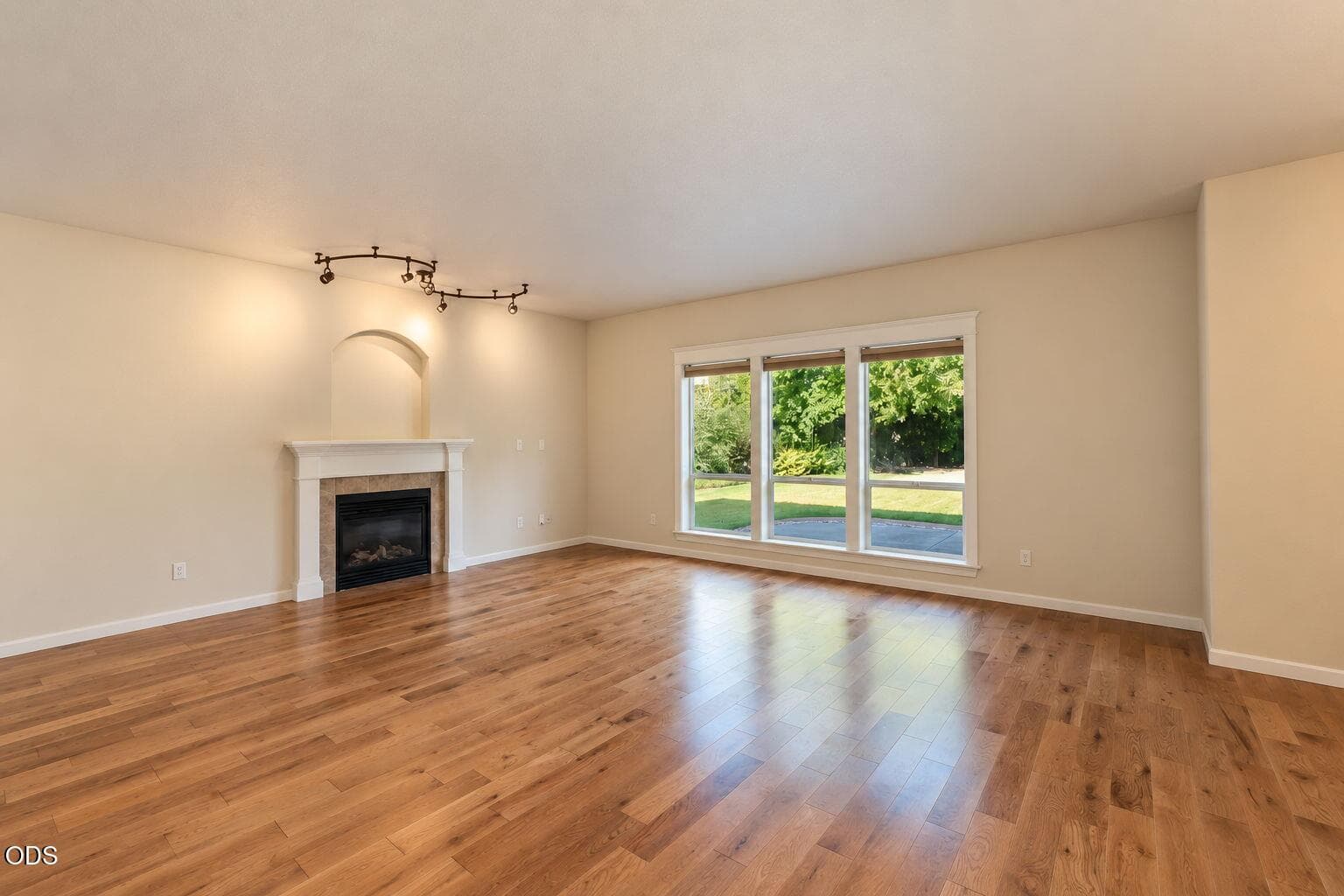 7-web-or-mls-496F5117-94BD-481B-BBE7-1FF. Photo 3 of 28, 3631 Creek View Drive, Medford, OR 97504