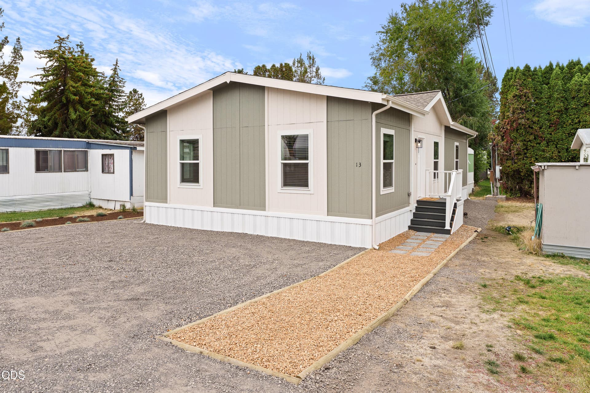Front door main entrance. Photo 3 of 35, 5063 S Highway 97 Unit 13, Redmond, OR 97756