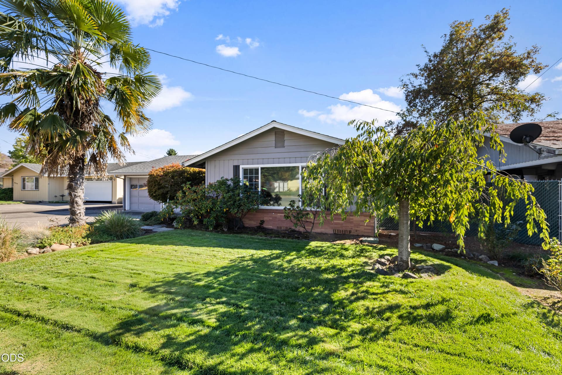 EP1A9464. Photo 2 of 36, 241 NE Savage Street, Grants Pass, OR 97526