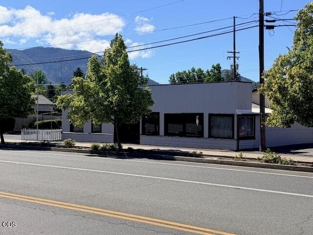 rr front 5. Photo 2 of 14, 785 Rogue River Highway, Grants Pass, OR 97527