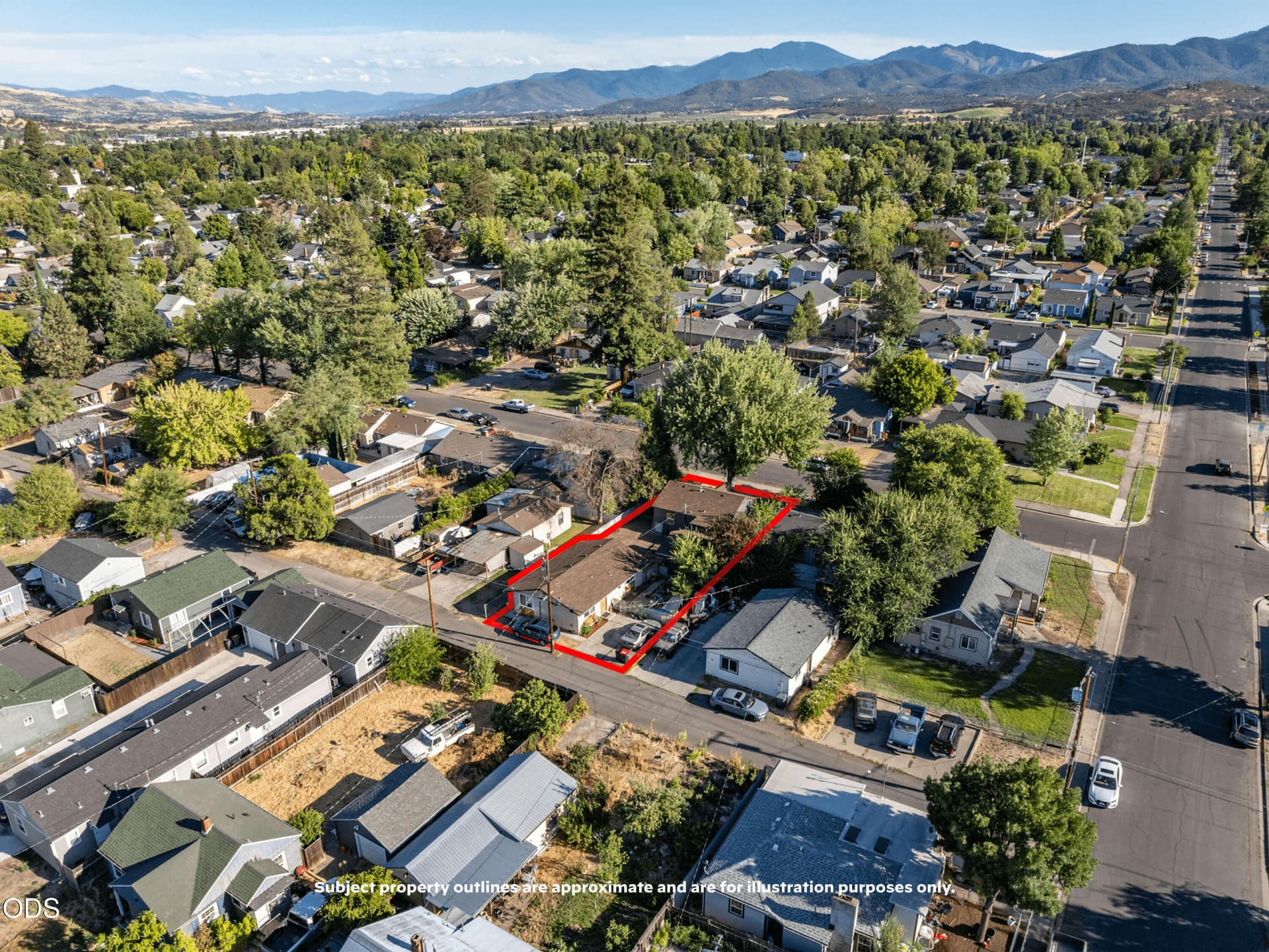 842-3. Photo 3 of 47, 842 W 13th Street, Medford, OR 97501