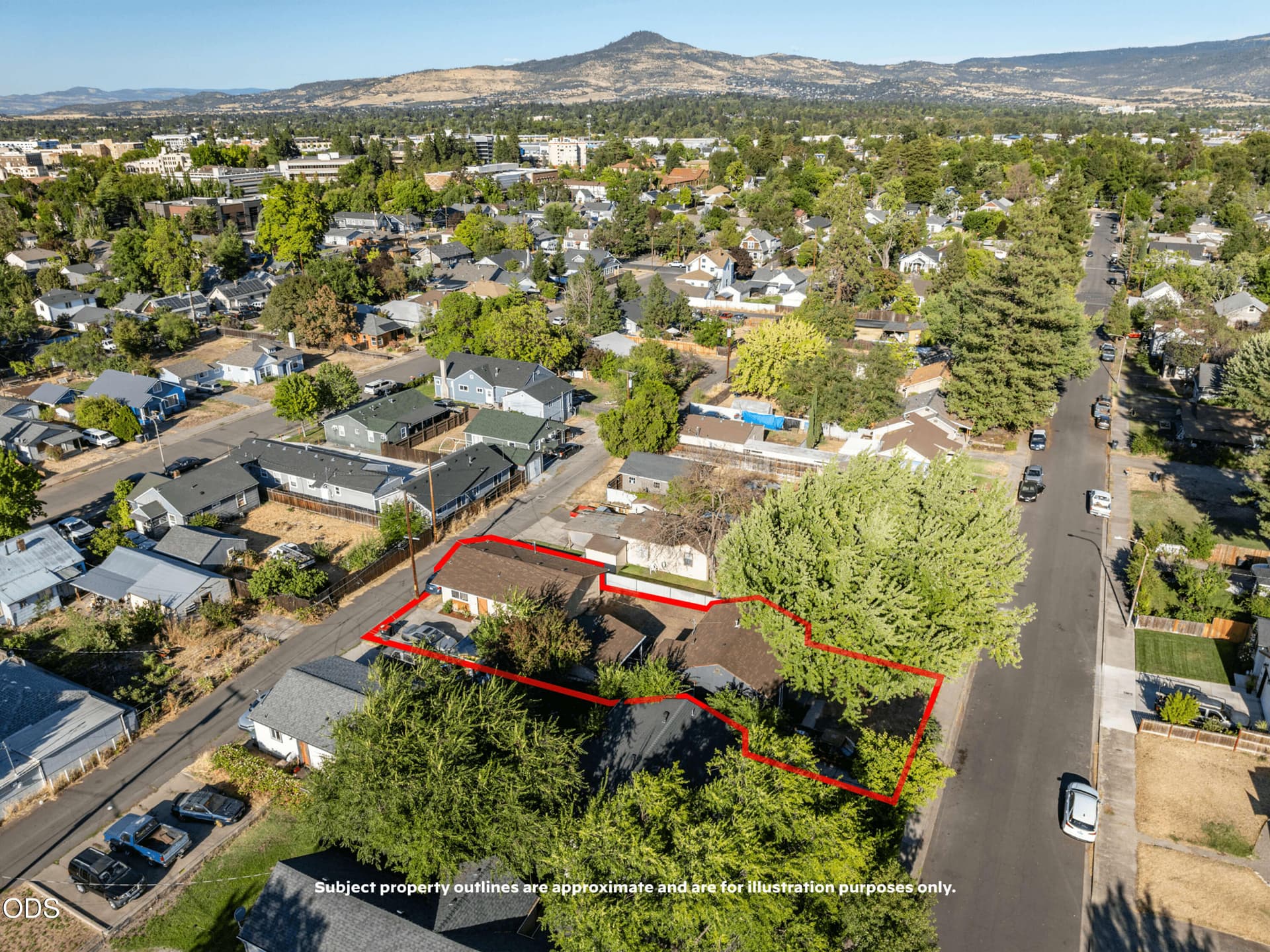 842-4. Photo 4 of 47, 842 W 13th Street, Medford, OR 97501