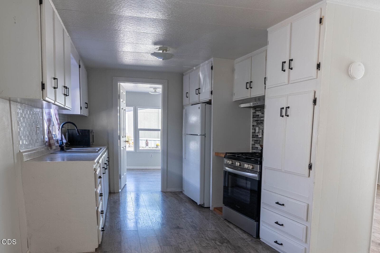 BVerkPhoto-8. Photo 5 of 21, 1246 2nd Avenue Unit 7, Gold Hill, OR 97525