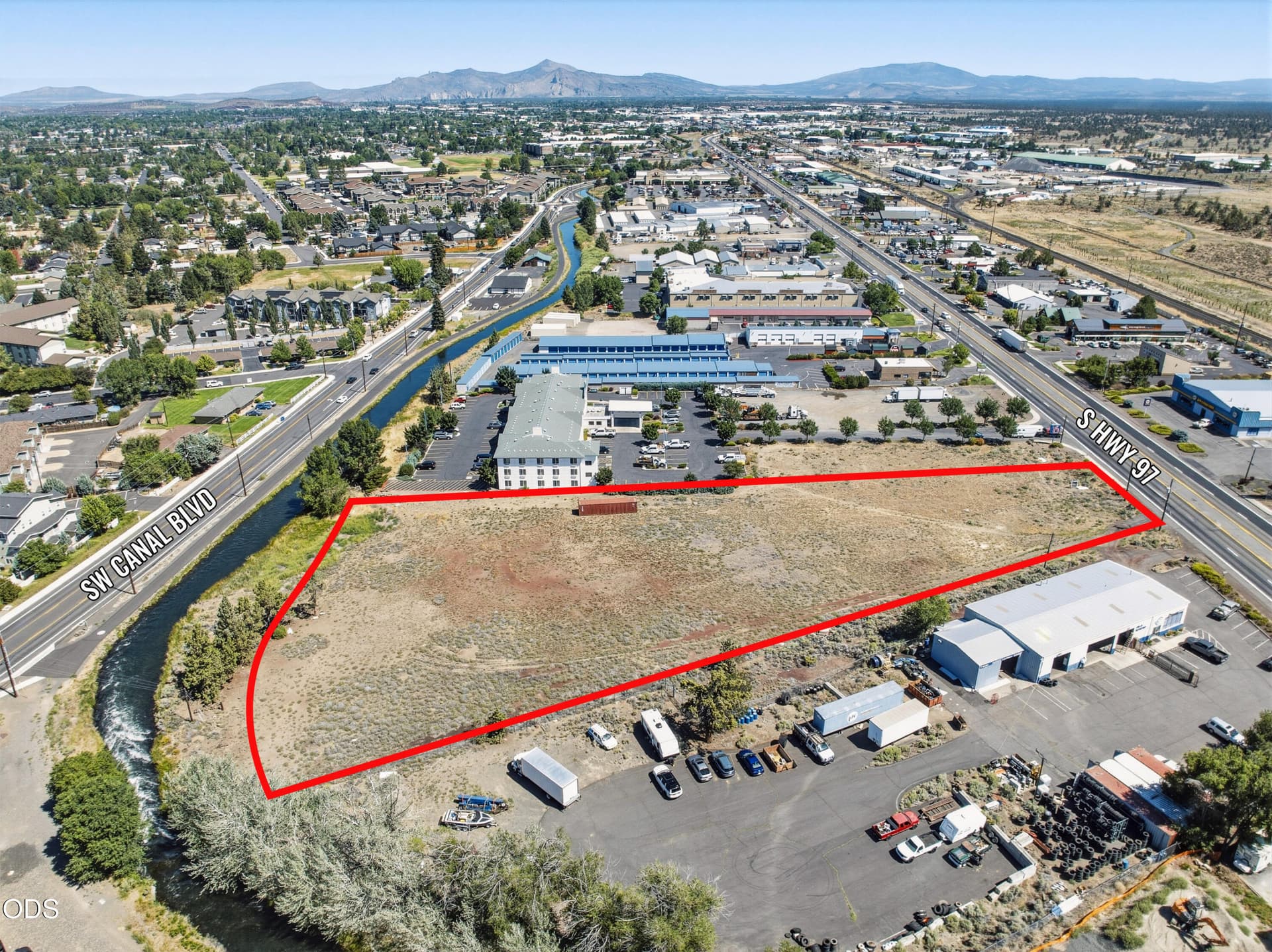 Main Photo. Photo 1 of 4, 2285 S Highway 97, Redmond, OR 97756