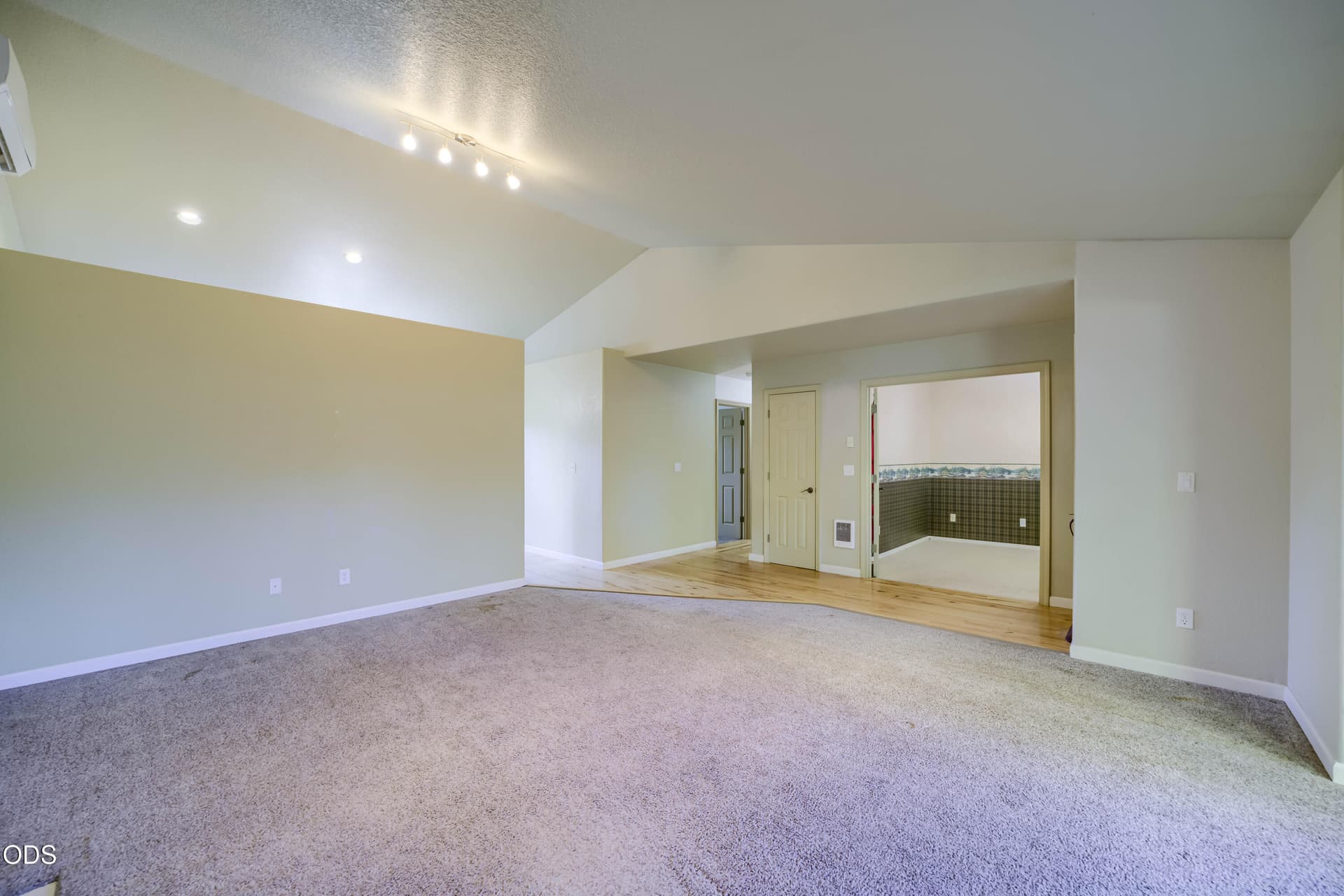 2120 NW Ivy Ave-5. Photo 5 of 38, 2120 NW Ivy Avenue, Redmond, OR 97756