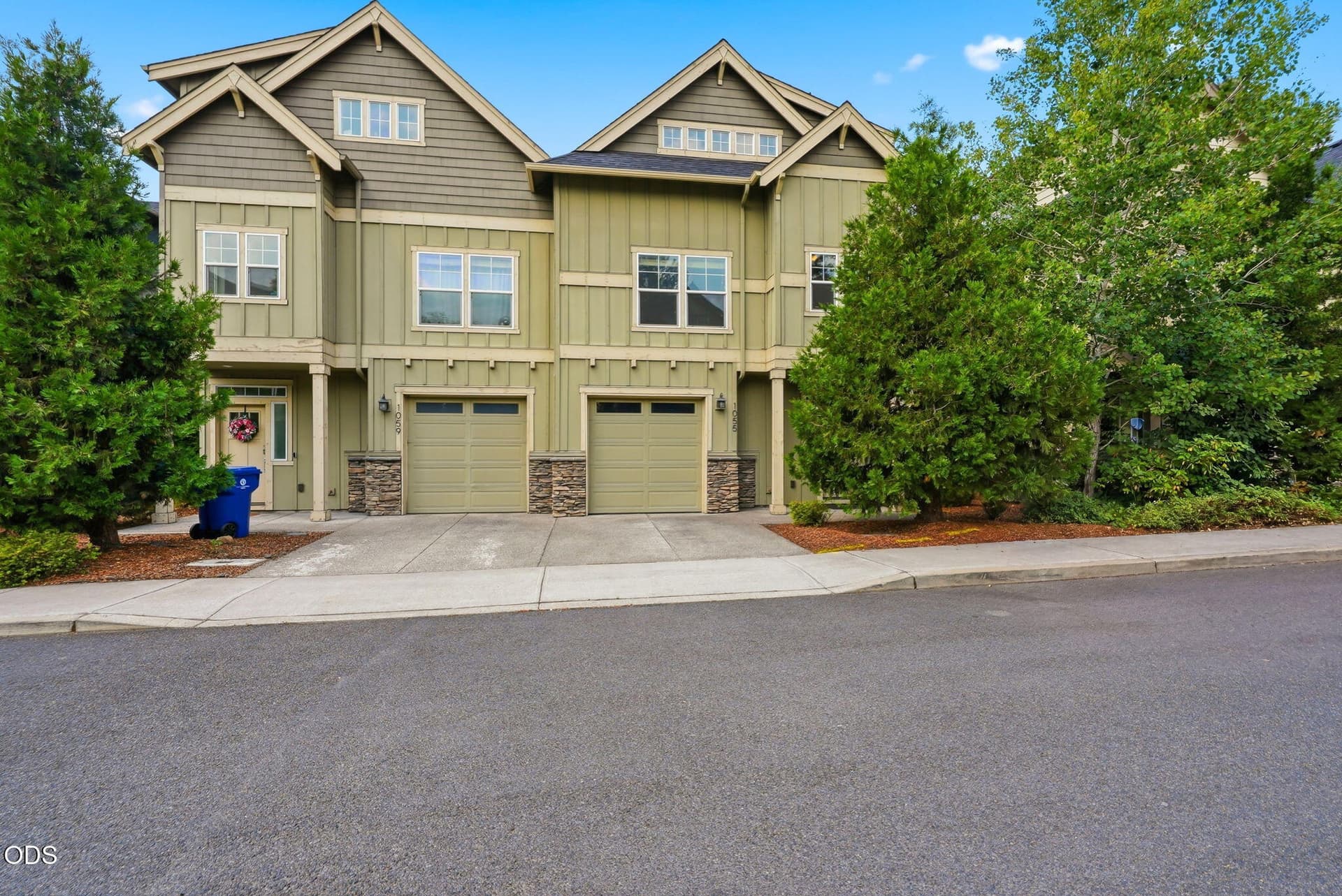 1-web-or-mls-Riley_Visuals-1. Photo 1 of 42, 1055 SE Leonel Lane, Bend, OR 97702