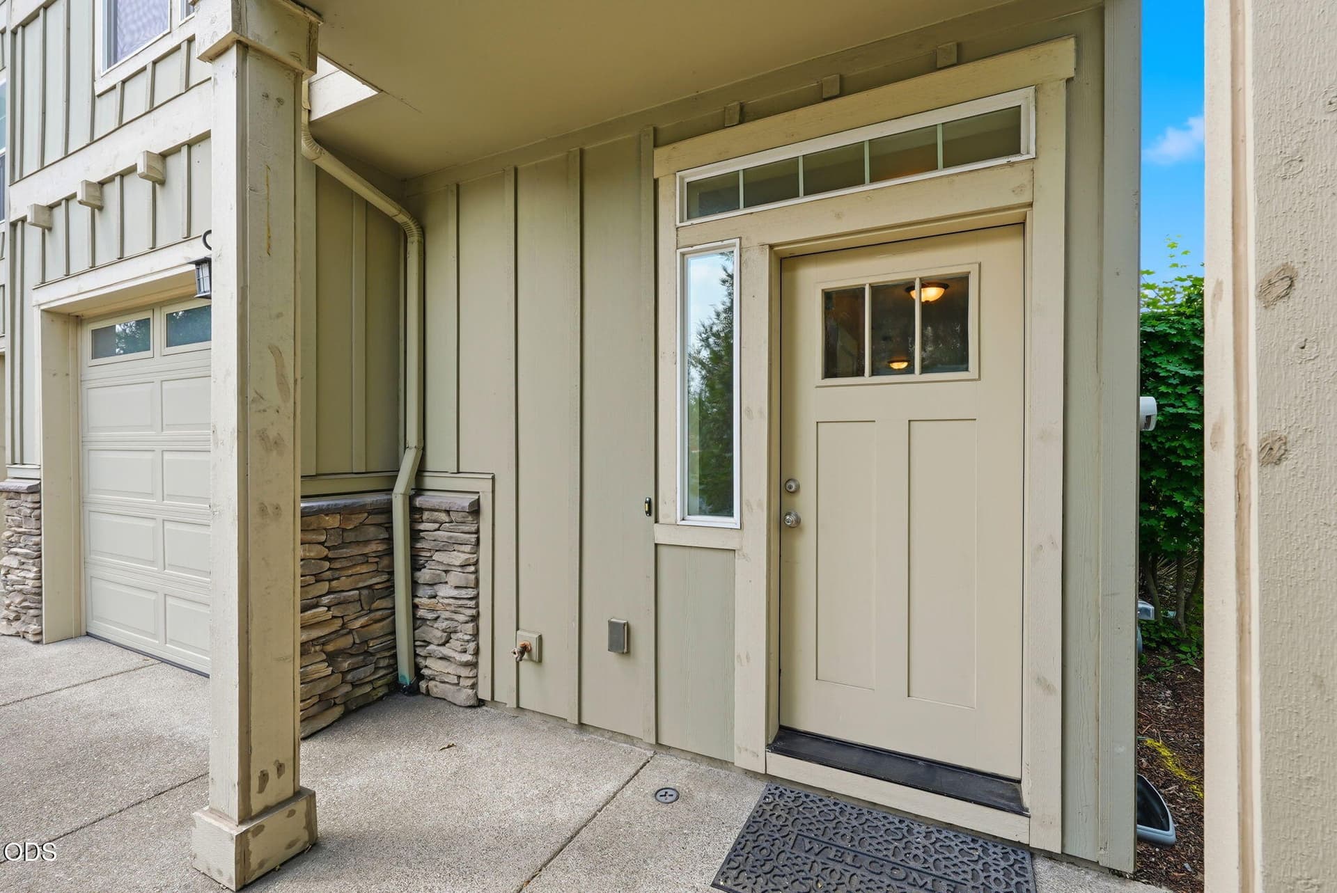 5-web-or-mls-Riley_Visuals-5. Photo 3 of 42, 1055 SE Leonel Lane, Bend, OR 97702