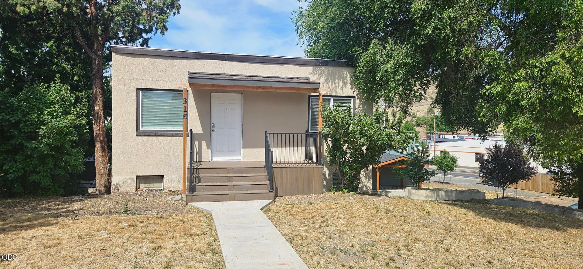 Tri Plex Front. Photo 1 of 7, 316 SW 1st Street, Madras, OR 97741