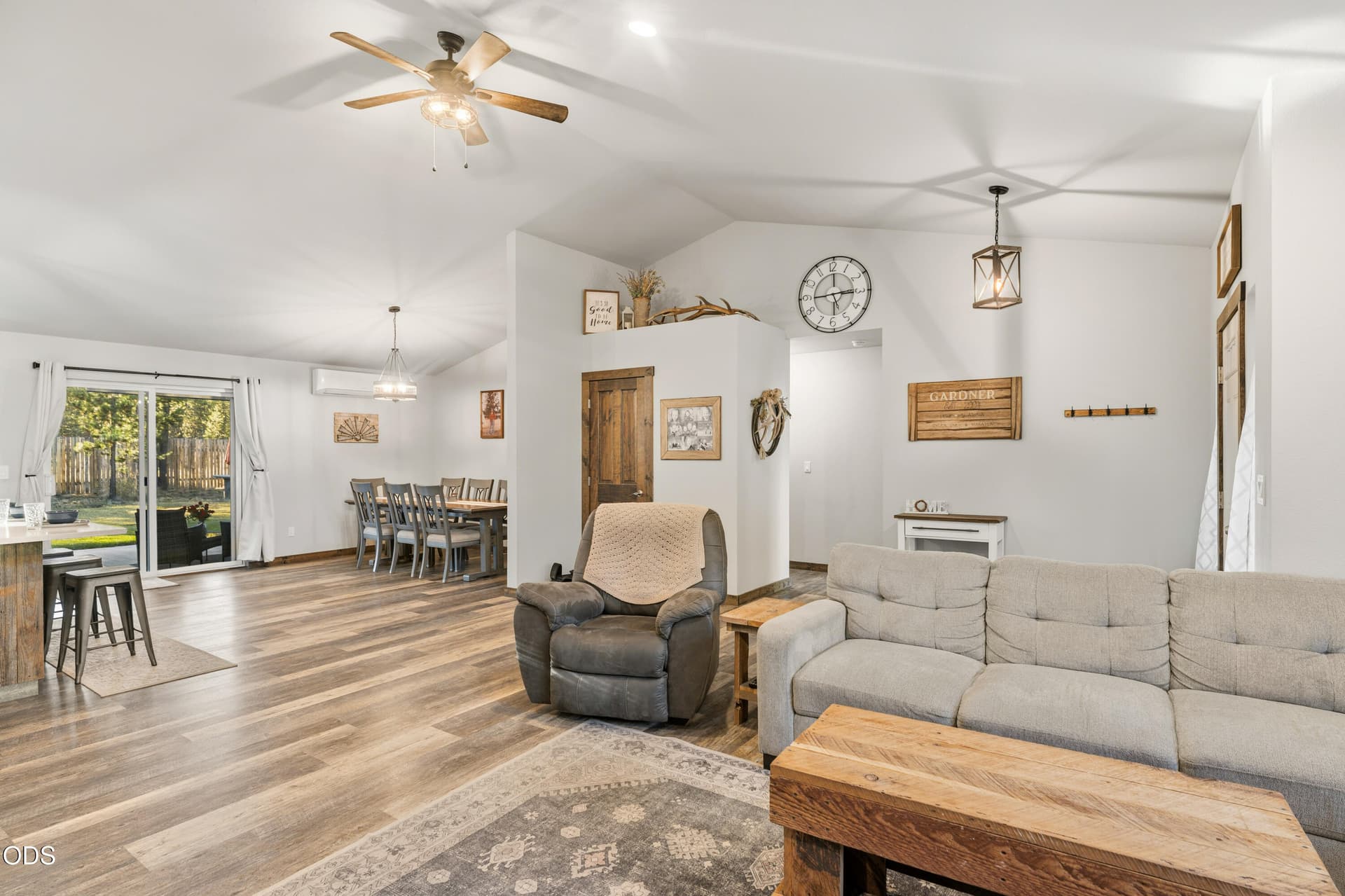 Living Room. Photo 4 of 35, 53088 Loop Drive, La Pine, OR 97739