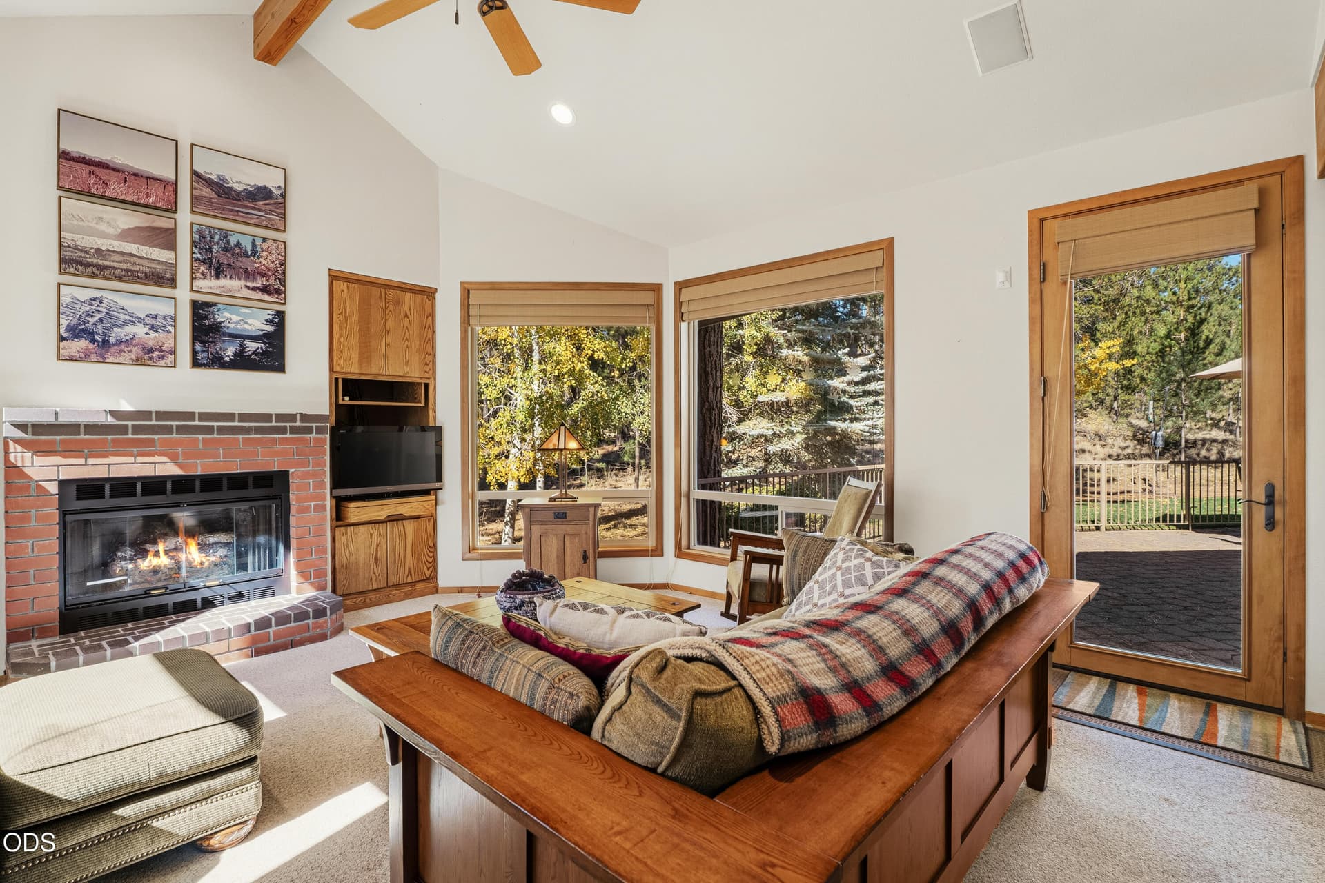 Family Room. Photo 5 of 34, 58210 McNary Lane Unit 1, Sunriver, OR 97707
