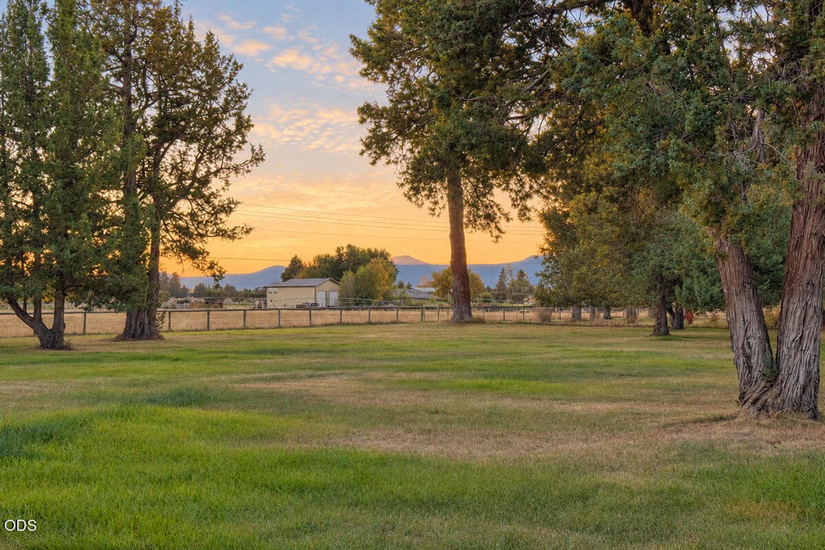 Field. Photo 4 of 14, 65313 Saddle Drive, Bend, OR 97703