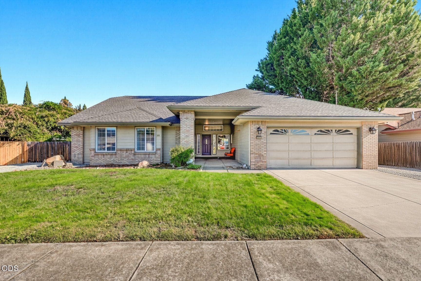 ApxAVA00001. Photo 1 of 44, 668 Vincent Avenue, Central Point, OR 97502